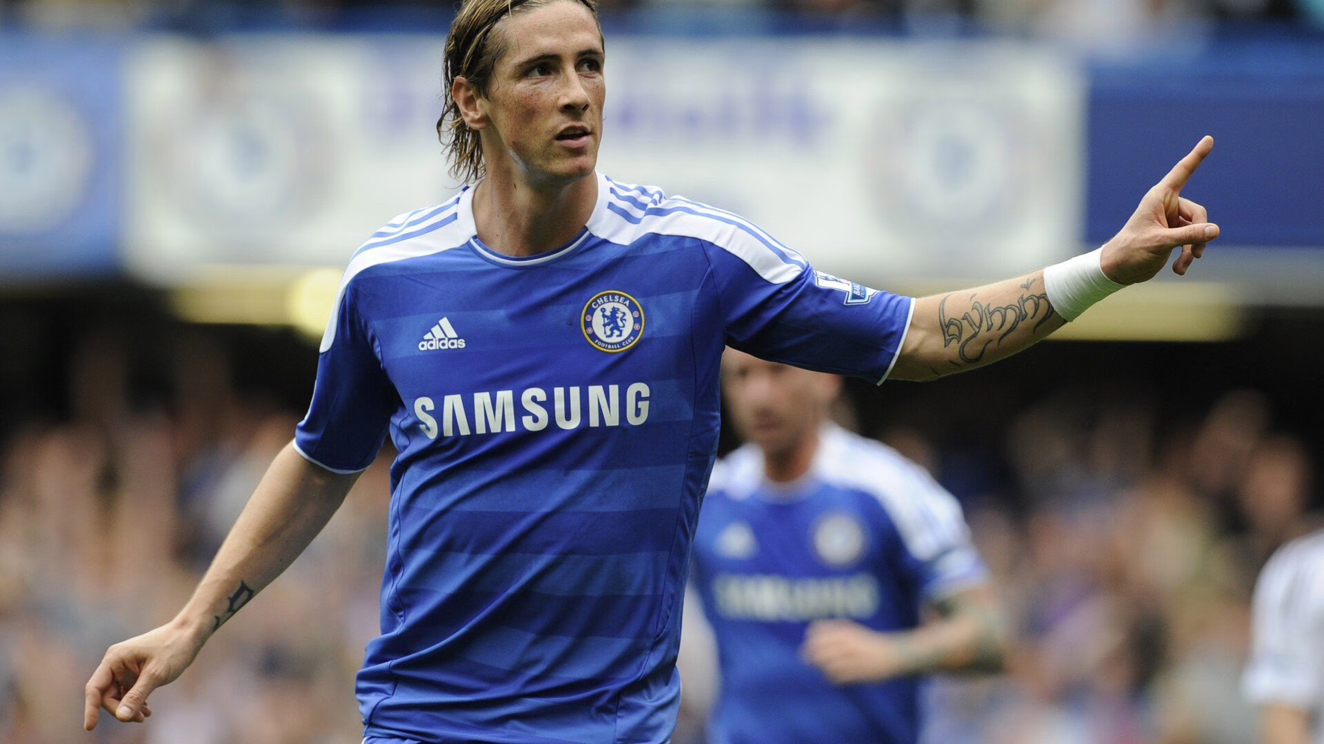 瑞士球员用滑雪动作过人,解说员笑出声,瑞士滑雪的基本概况